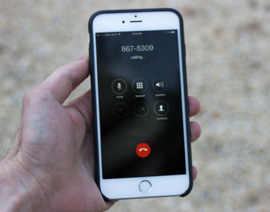 iPhone手机突然打不出电话是什么问题？