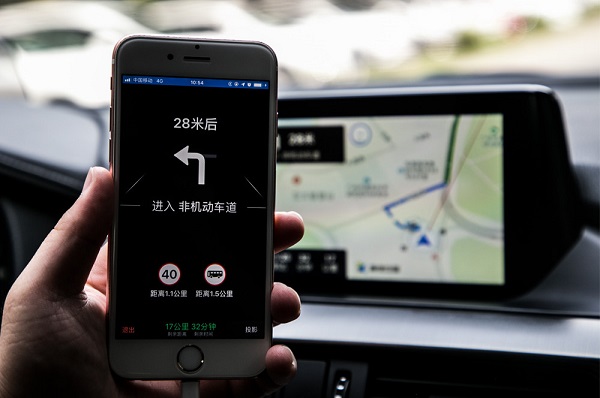 iOS 12 重磅功能| 高德地图 CarPlay 如何与手机连接？如何导航？