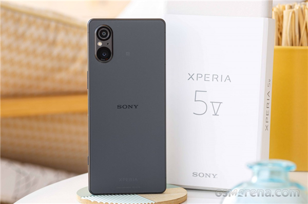 唯一无挖孔的小屏骁龙8 Gen2旗舰！索尼Xperia 5 V图赏