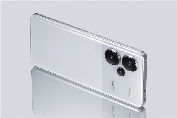 卢伟冰公布Redmi Note 13 Pro+ AAPE潮流限定版：工业设计一绝