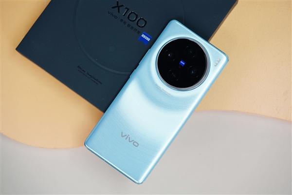 独特非对称的月环云阶！vivo X100星迹蓝图赏