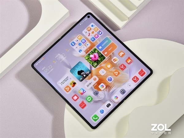 只贵1块钱！三星Galaxy Z Fold5打得过华为Mate X3吗？