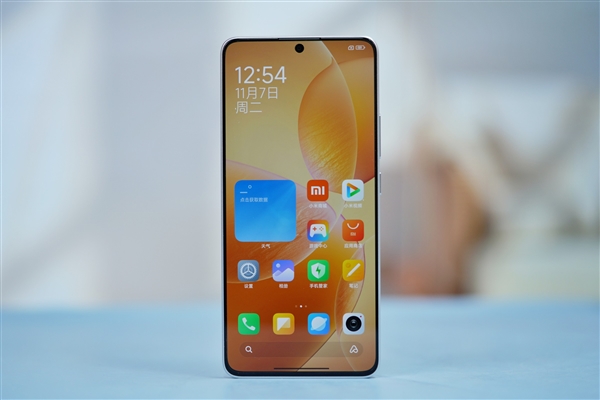 四窄边屏占比惊艳！1999元Redmi K70E图赏