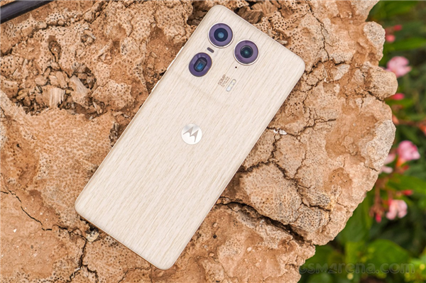 moto X50 Ultra首销：迪丽热巴代言 3999元起