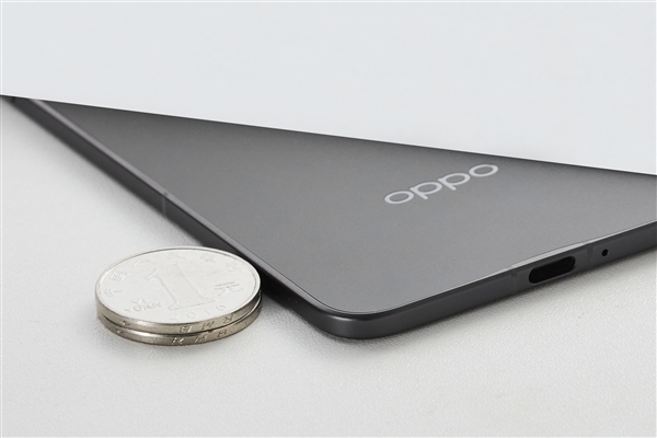 折叠屏首次进入8毫米时代！OPPO Find N5厚度仅8.93mm