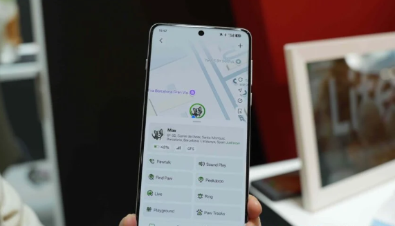 全球首款宠物智能手机亮相：支持定位、AI实时通话
